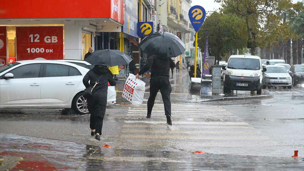 Çok kuvvetli esip, yağacak... Meteoroloji İstanbul dahil birçok ili uyardı (15 Aralık 2023 il il hava durumu)