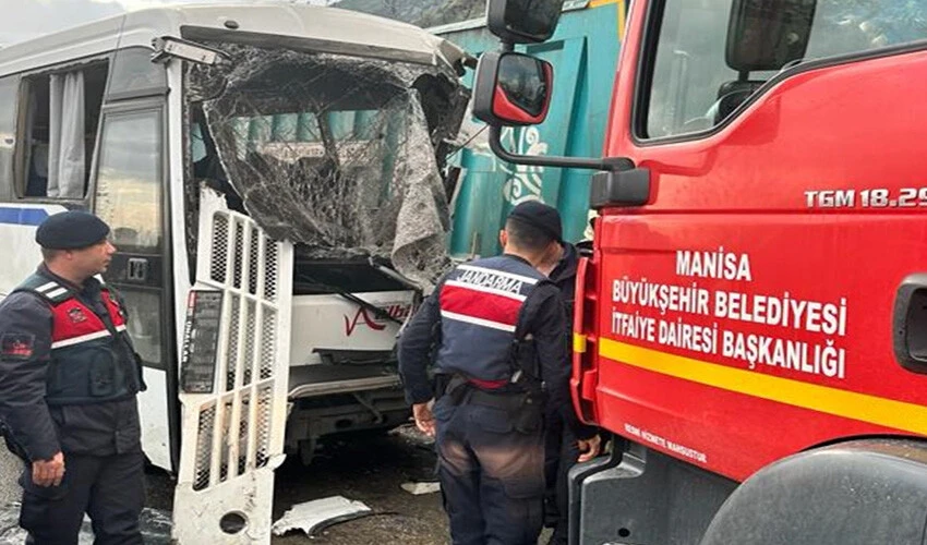 Manisa'da feci kaza: 5'i ağır 17 yaralı