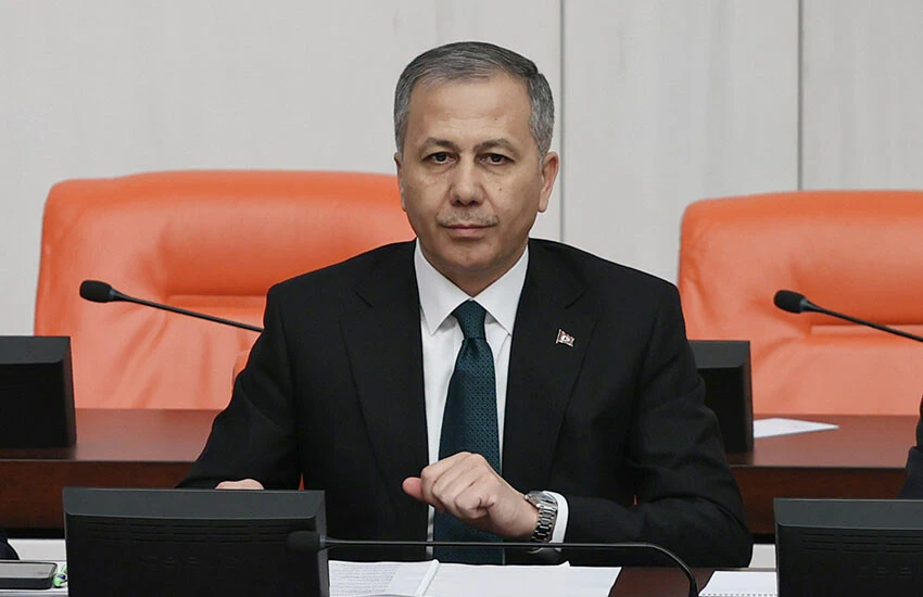 Terör örgütlerine büyük darbe! Bakan Yerlikaya rakam vererek duyurdu