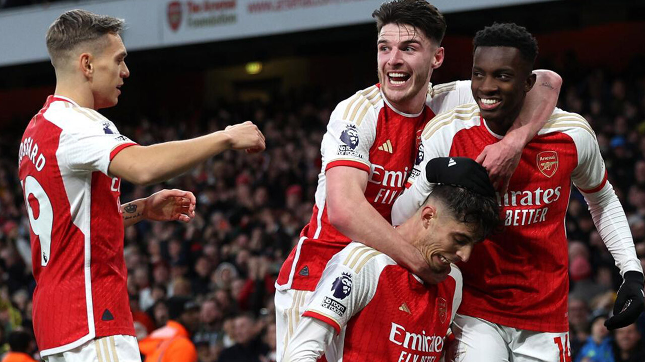 Premier Lig&#039;de Arsenal zirvede, Ligue 1&#039;de PSG son anda sarsıldı