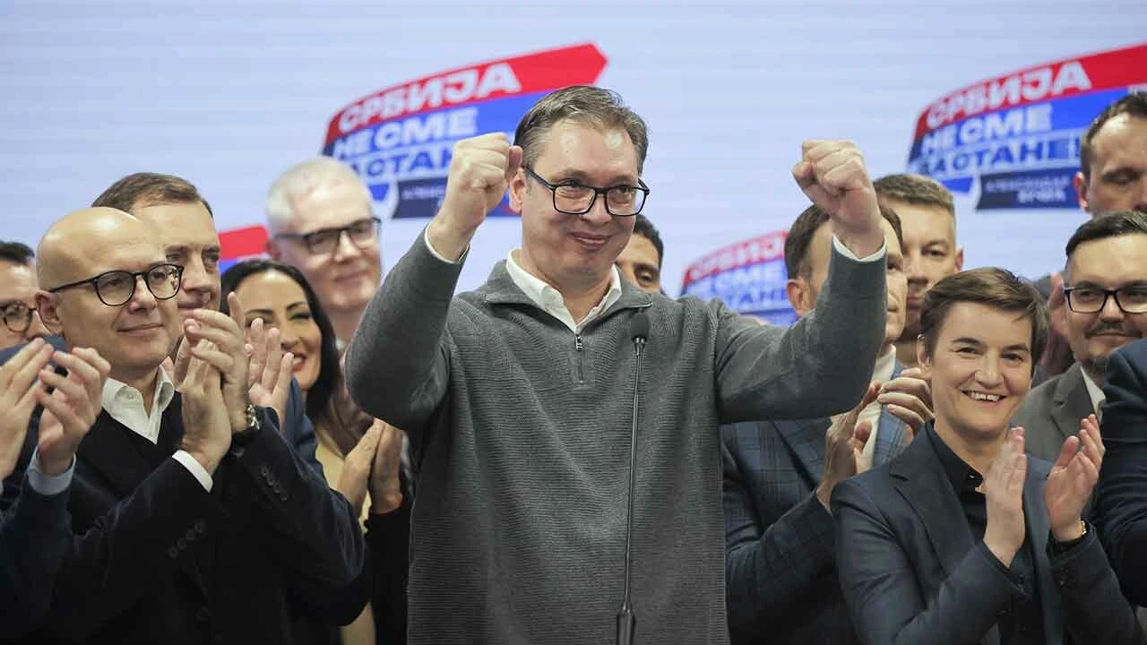 Sırbistan’da iktidar partisi zaferini ilan etti