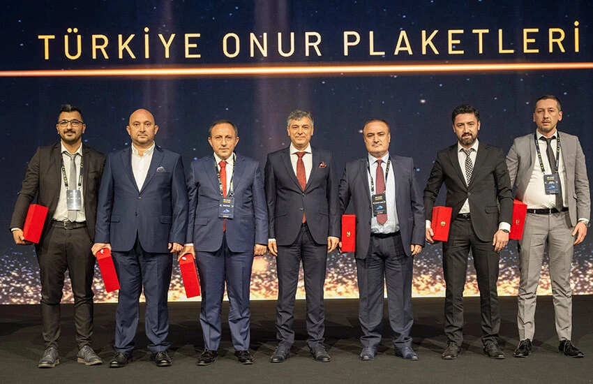 İstikbal daima zirvede, herkesin kalbinde!