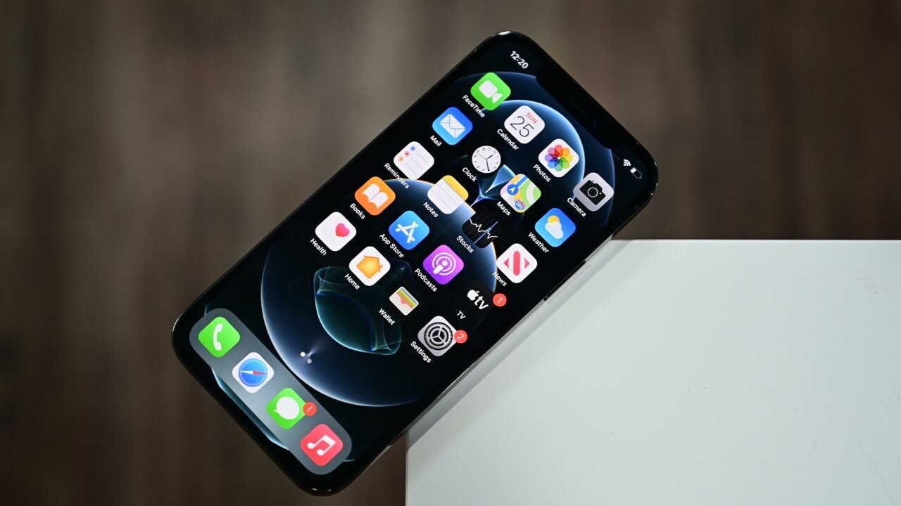 iPhone 12, üç aydır nehirde batık halde bulundu: İşte son durumu