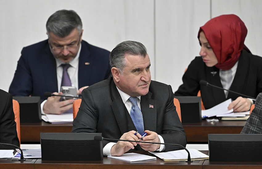 Son dakika! Bakan müjdeyi verdi: Gençlik ve Spor Bakanlığına binlerce personel alınacak