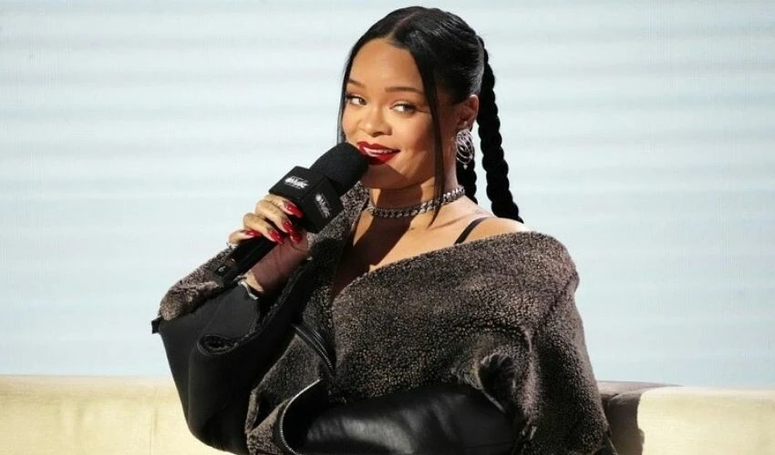 Hayranları albüm beklerken Rihanna'nın açıklaması tüm umutları kesti