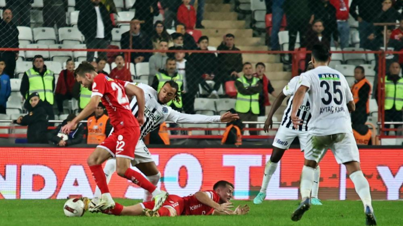 Antalya&#039;da gol sesi çıkmadı! Maç sonucu: Bitexen Antalyaspor 0 - 0  Kasımpaşa