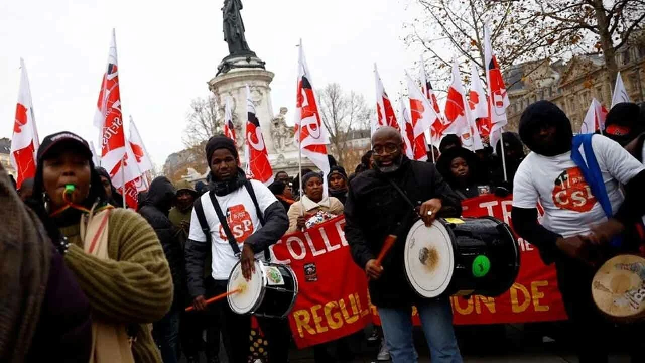 Bu sefer protestolar işe yaramadı! Fransa'da tartışmalı göç yasa tasarısı yasalaştı!