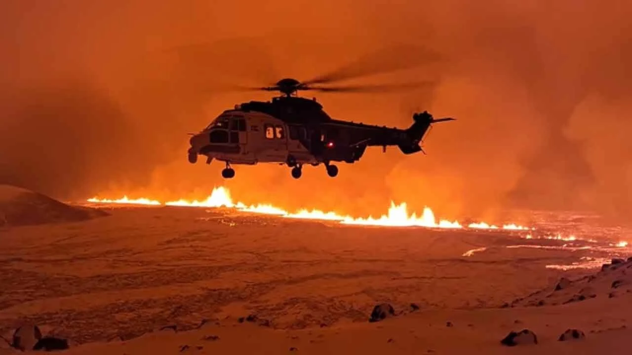 İzlanda cehenneme döndü! İşte yanardağ patlamasının en net görüntüleri...
