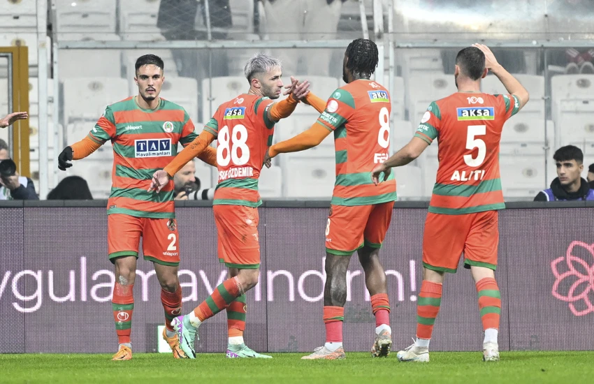 Alanyaspor, Beşiktaş'ı evinde son dakikada yıktı! Maç sonucu: Beşiktaş 1 – 3 Alanyaspor