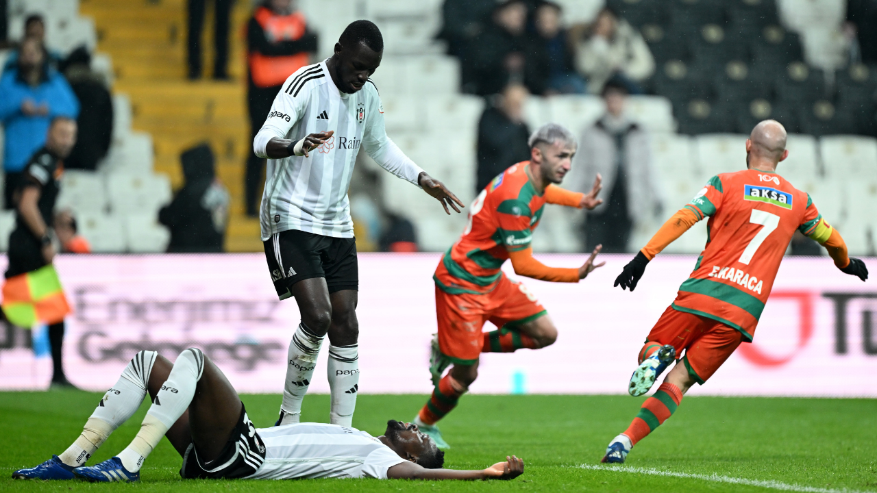 Alanyaspor, Beşiktaş&#039;ı evinde son dakikada yıktı! Maç sonucu: Beşiktaş 1 – 3 Alanyaspor