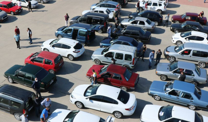 Trafiğe kaydı yapılan taşıt sayısı azaldı, sürücüler en çok gri rengi tercih etti