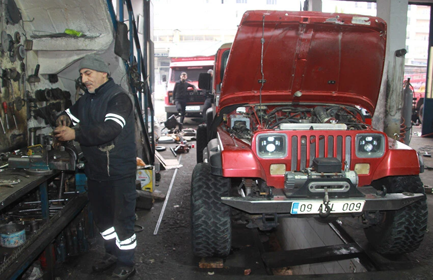 Hurda olarak alıp onarıyor, fiyatı 1 milyon TL’den satıyor