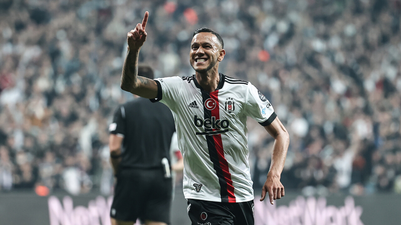 Josef de Souza&#039;dan sürpriz paylaşım! Geri dönüyor