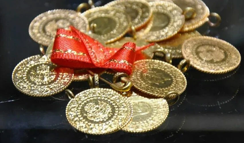 Yılbaşından bu yana 900 liralık fark! Uzman isimden altın piyasaları için kritik açıklama