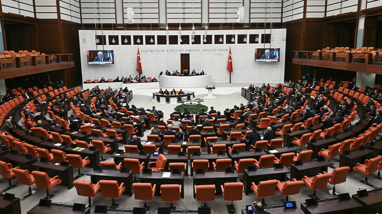 Son dakika! Meclis&#039;te teröre karşı ortak bildiri: 4 parti hain saldırıyı kınadı