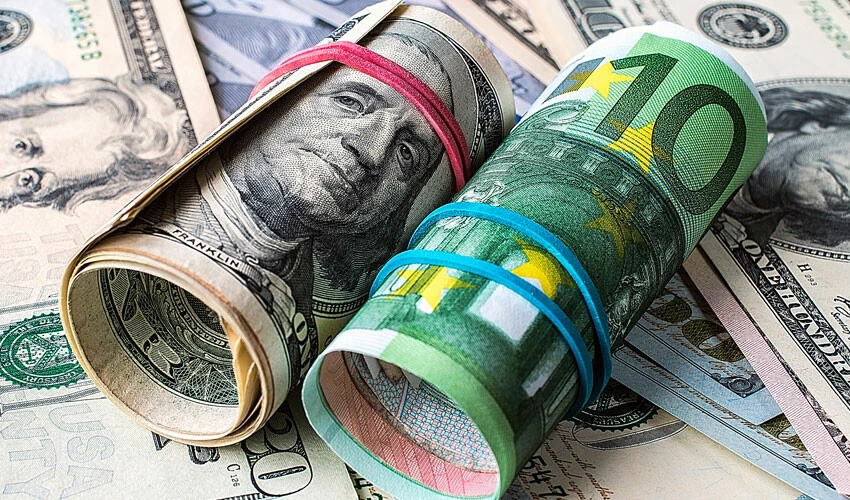 2024 için gözler merkez bankalarında: Dolar beş ayın en düşük euro en yüksek seviyesinde