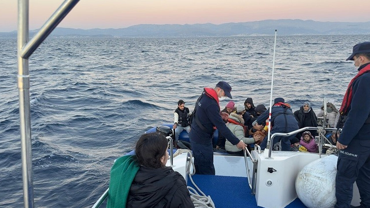 İzmir açıklarında 199 düzensiz göçmen karaya çıkartıldı