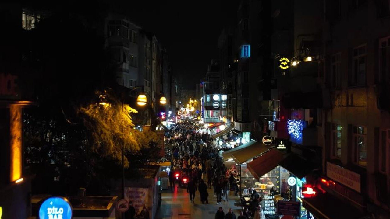 Kadıköy&#039;de yılbaşı öncesi yoğunluk havadan görüntülendi