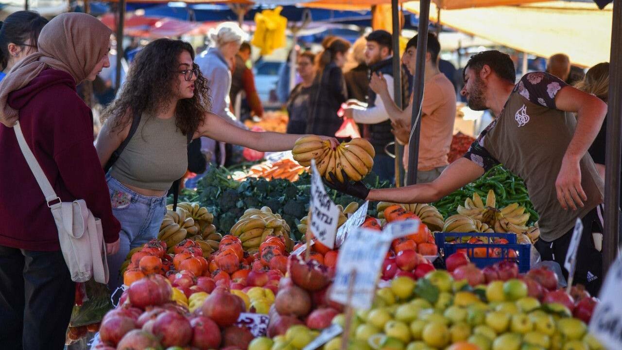 Yılbaşı sofrası hazırlayacaklar dikkat! Olmazsa olmazların yeni fiyatları tansiyon yükseltti