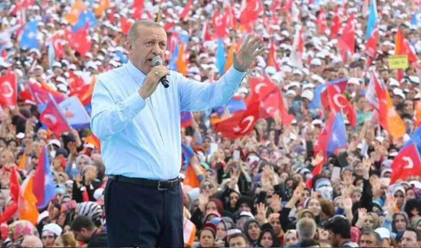 AK Parti&#039;de hedef 7,7 milyon kadın üye