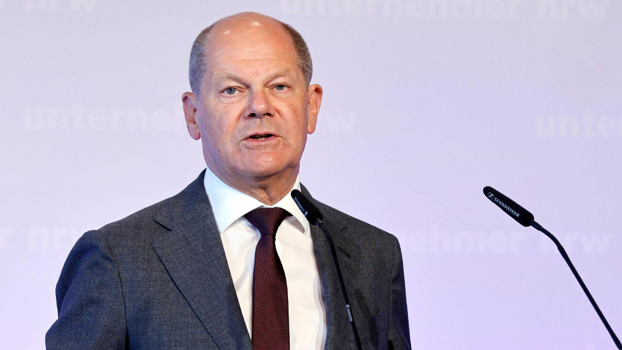 Almanya&#039;yı sarsan iddia: Olaf Scholz görevi erken bırakabilir