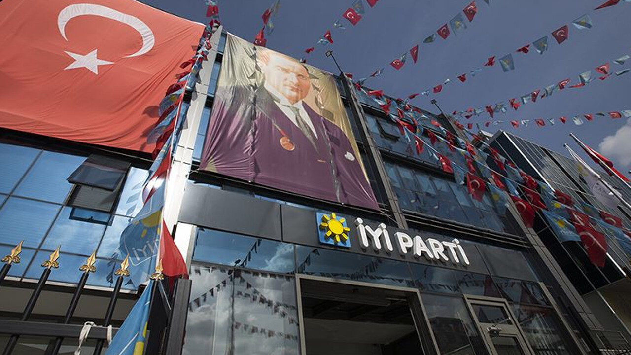 İYİ Parti&#039;de istifa dalgası sürüyor... AK Parti&#039;ye katıldılar