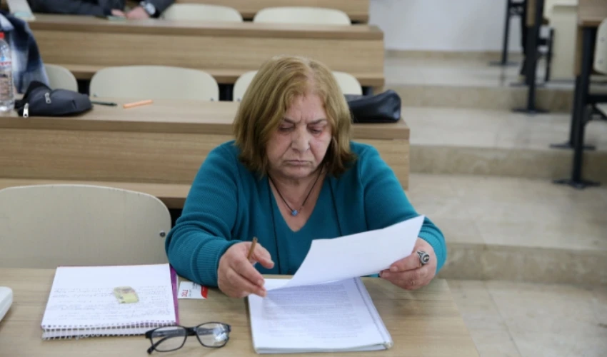 Gelenekleri okutmayınca yılmadı 60 yaşında üniversiteyi kazandı