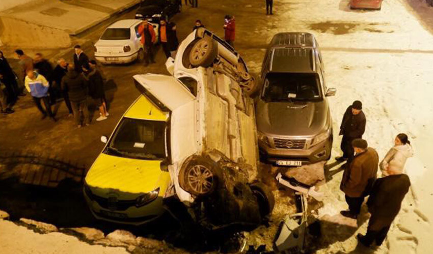 Erzurum&#039;da feci kaza: İki araç apartmanın bahçesine uçtu