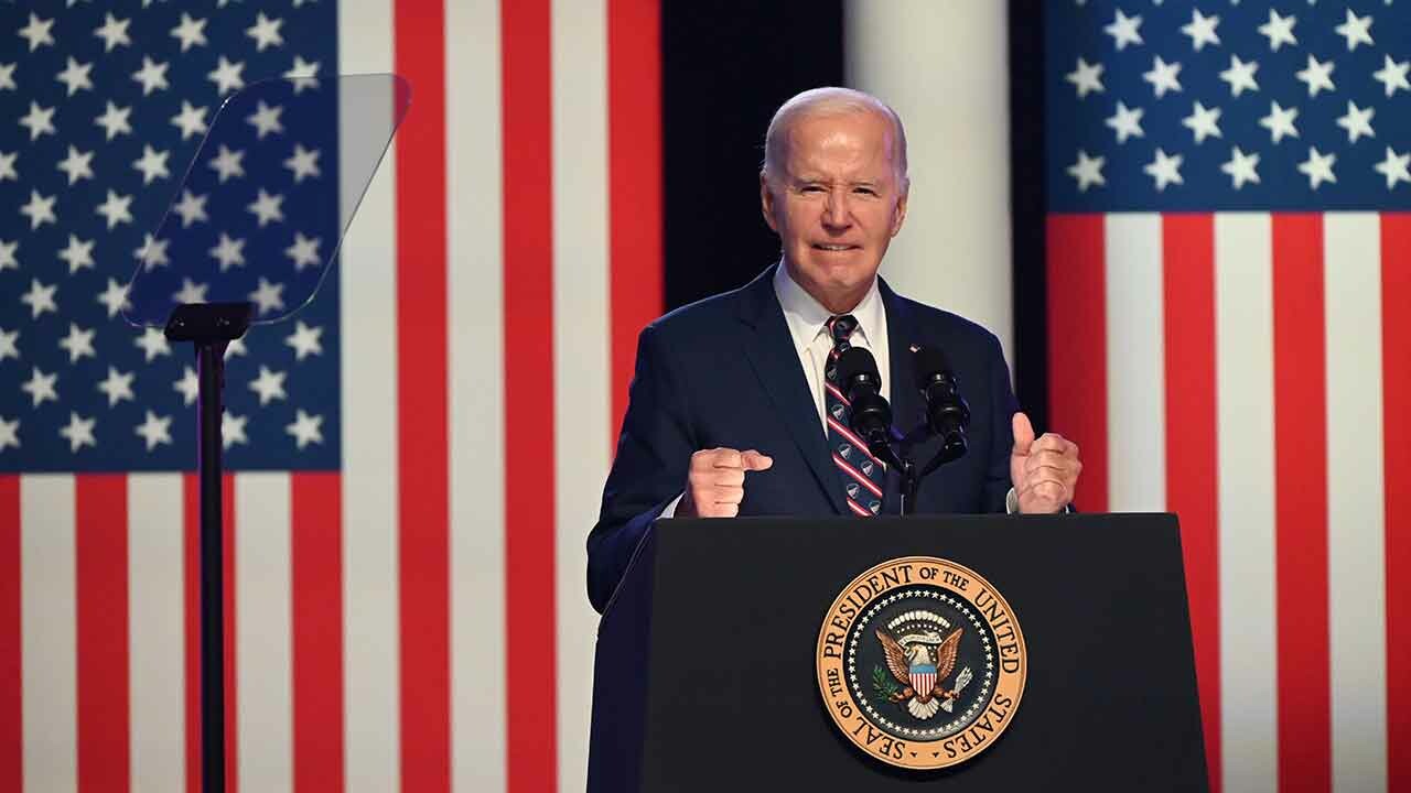 Biden başkanlık seçim kampanyasının ilk mitinginde Trump&#039;ı hedef aldı