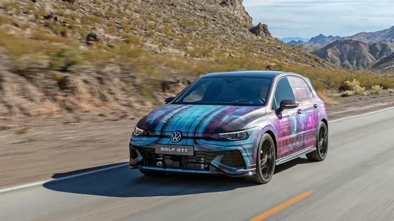 Volkswagen, 2025 Golf GTI modelini gösterdi: ChatGPT ile geliyor