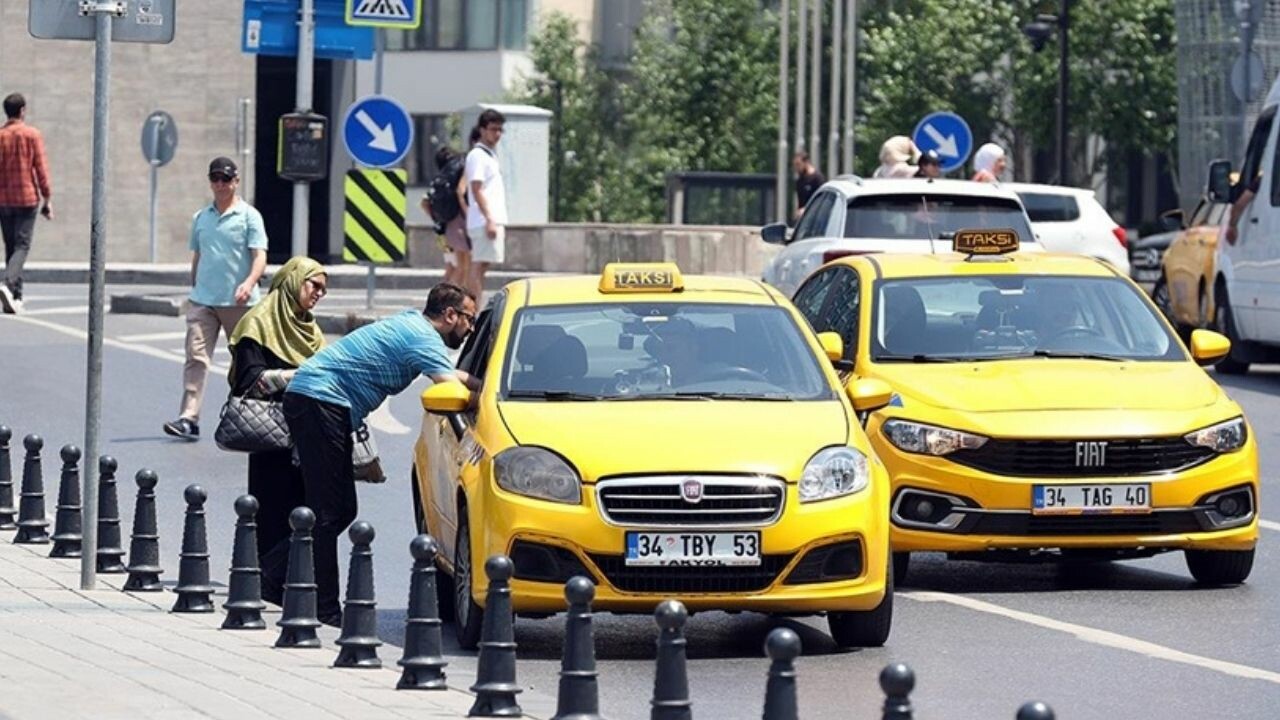 Taksi indi-bindi ücreti kaç oldu? Taksimetre açılış ücreti ne kadar? Taksi zammı ne kadar oldu? İşte kısa mesafe ve indi bindi ücreti...