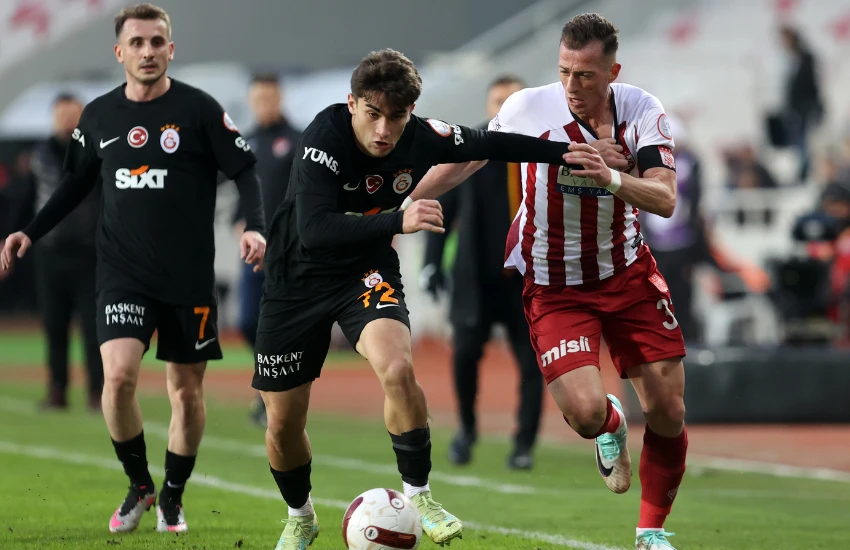 Galatasaray zirve yarışında yara aldı! Maç sonucu: Sivasspor 1-1 Galatasaray