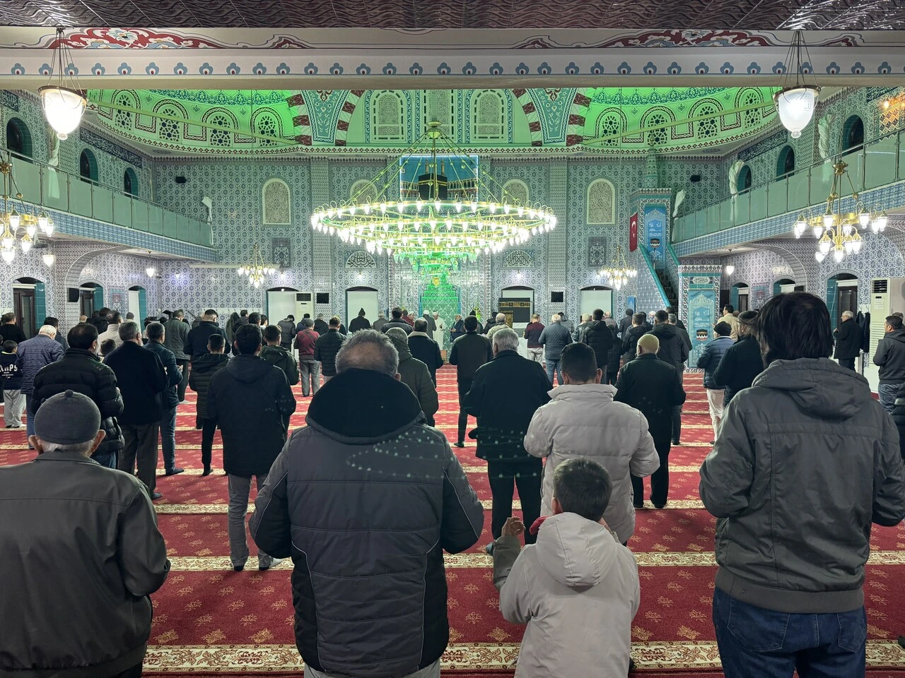 Regaip Kandili yurt genelinde dualarla idrak edildi