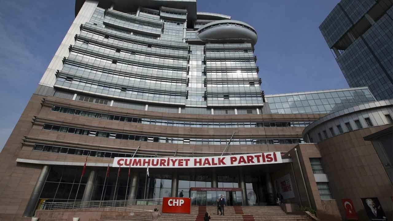 CHP belediye başkan adaylarını açıkladı! 6&#039;sı büyükşehir 242 bölge tamam!