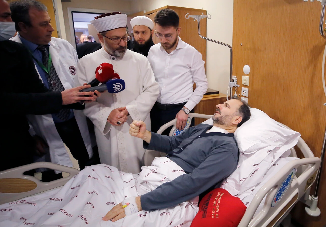 Fatih Camisi imamına Diyanet İşleri Başkanı Ali Erbaş'tan ziyaret: "Kaç kişiye nasip olur"