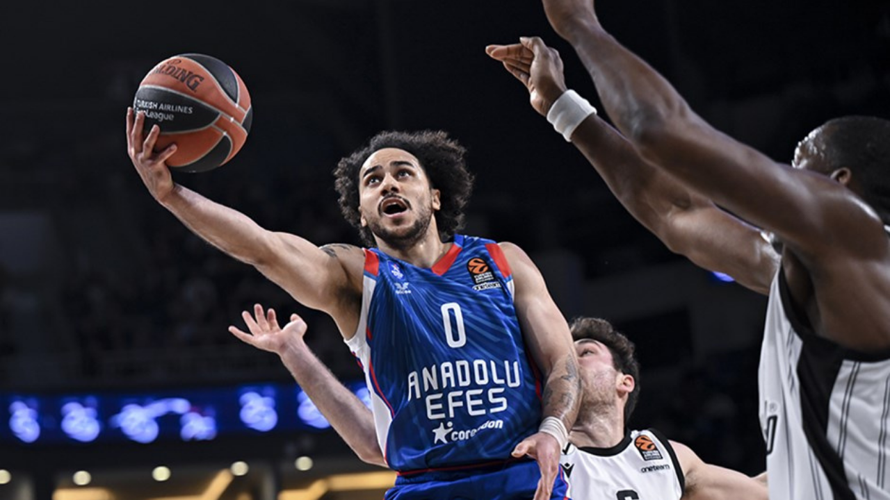 Anadolu Efes 7 maç sonra kazandı