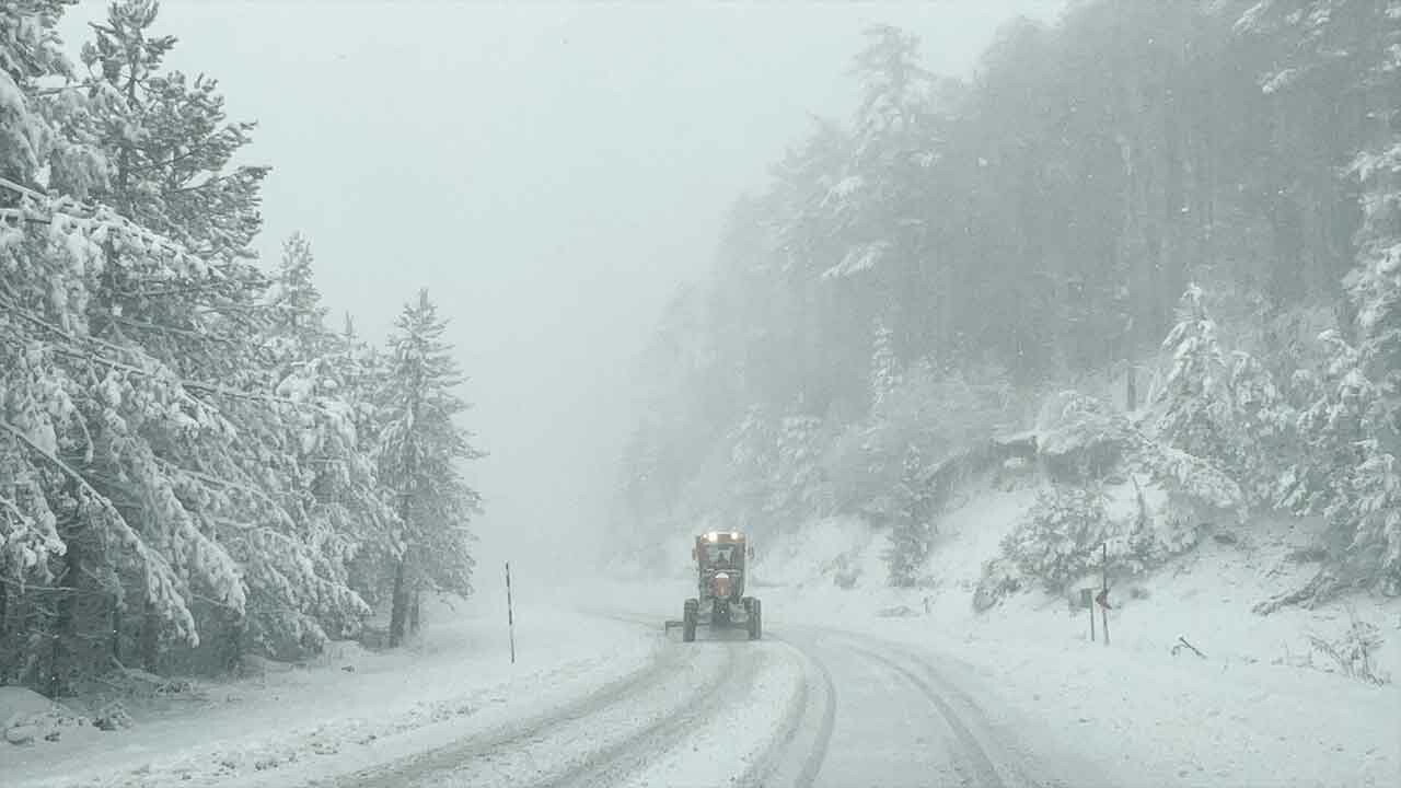 Meteoroloji'den kuvvetli kar yağışı ve çığ uyarısı (12 Ocak il il hava durumu)