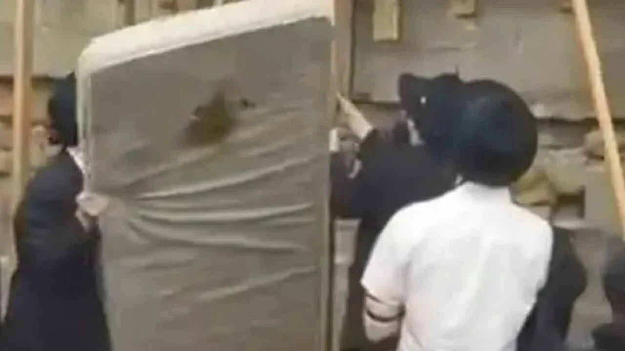 New York'tan sonra Moskova! Sinagogdaki gizli tünel ağına bir yenisi eklendi