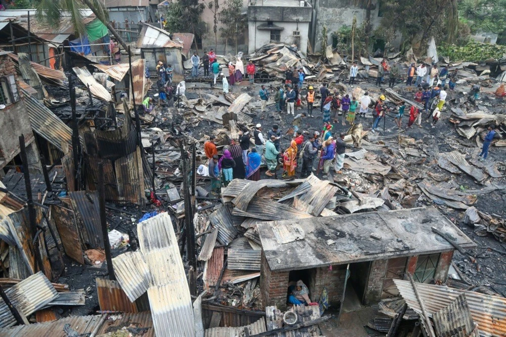 Bangladeş'te gecekondu mahallesi küle döndü