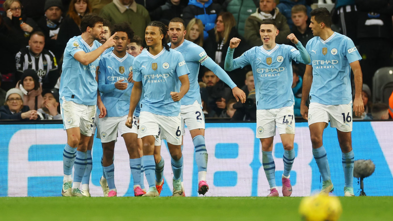 Manchester City son dakikada geri döndü