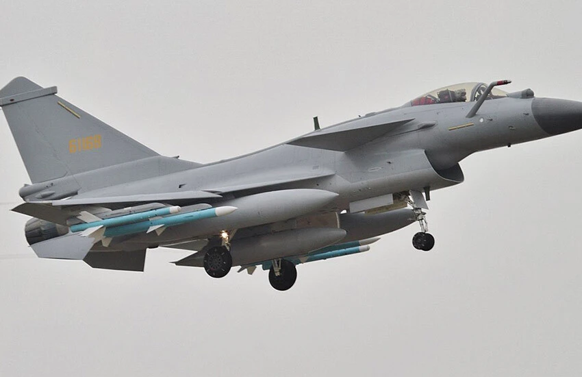 Pakistan’dan Eurofighter Typhoon’la ilk stratejik hamle: Dev tatbikatta J-10C ile denendi - 1. Resim