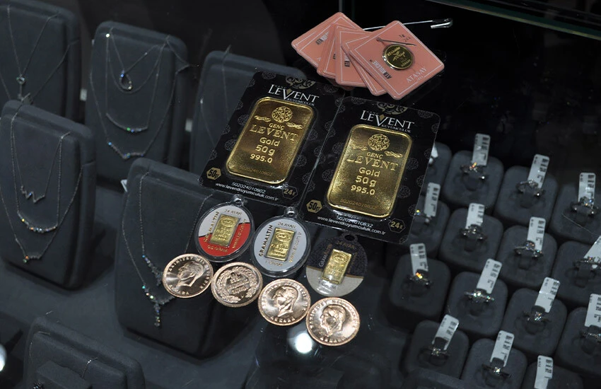 Kuyumcular 'içi maalesef bakır, riskli' diyerek kararını açıkladı! Vatandaşlara kesme altın çağrısı