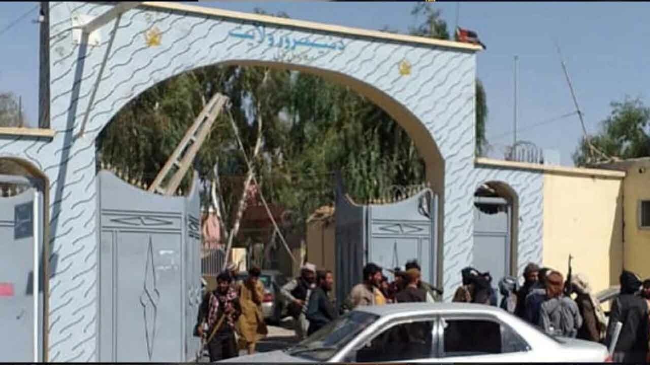 Afganistan&#039;da Nimruz Valiliğinde intihar saldırısı düzenlendi