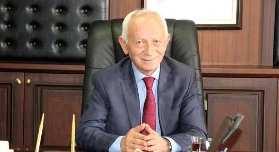 CHP'li belediye başkanı zehir zemberek sözlerle istifa etti: Komplo kurdular