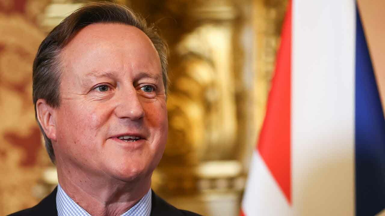 İngiltere Dışişleri Bakanı Cameron&#039;dan Husiler&#039;e operasyon mesajı