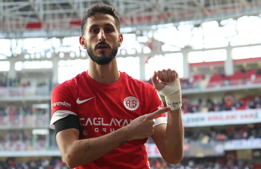 Katliamın 100. gününde bir skandal paylaşım daha! Başakşehirli Karzev'den İsrail'e destek