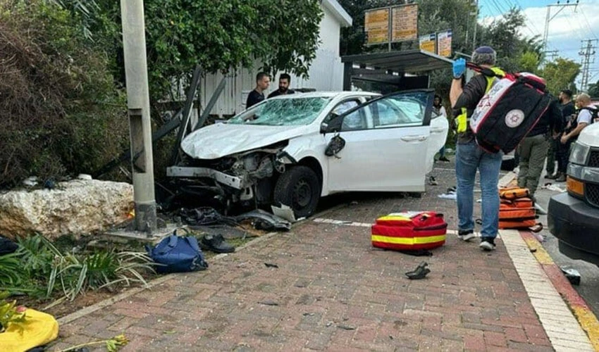 Tel Aviv'de 3 ayrı noktada araçlı saldırı: Çok sayıda yaralı var