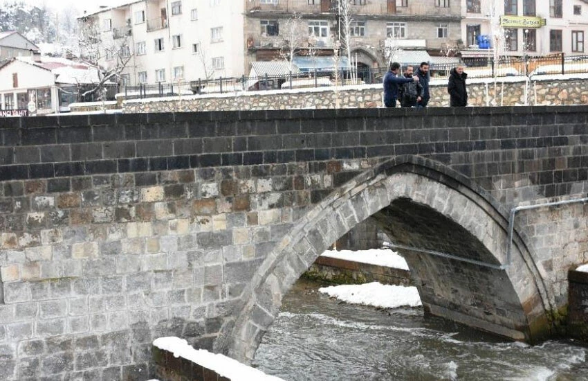 Bitlis'in tarihi güzellikleri kış mevsiminin büyüsüne kapıldı