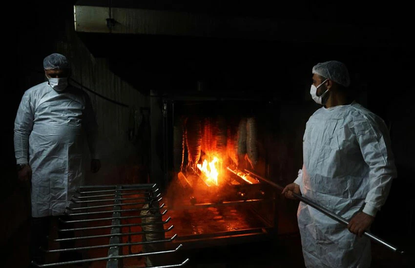 Tesiste yaklaşık 100 kişi istihdam ediliyor.