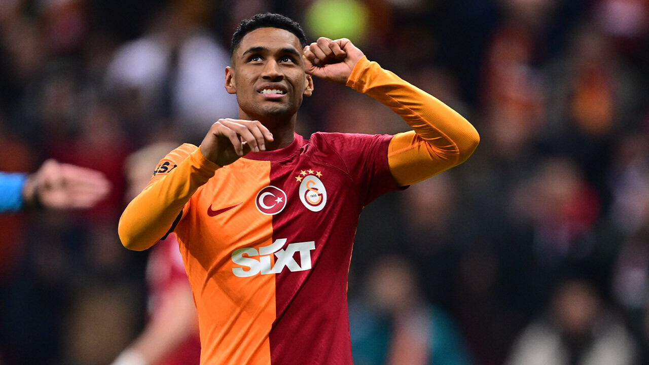 Galatasaray taraftarından Tete&#039;ye ıslıklı tepki!